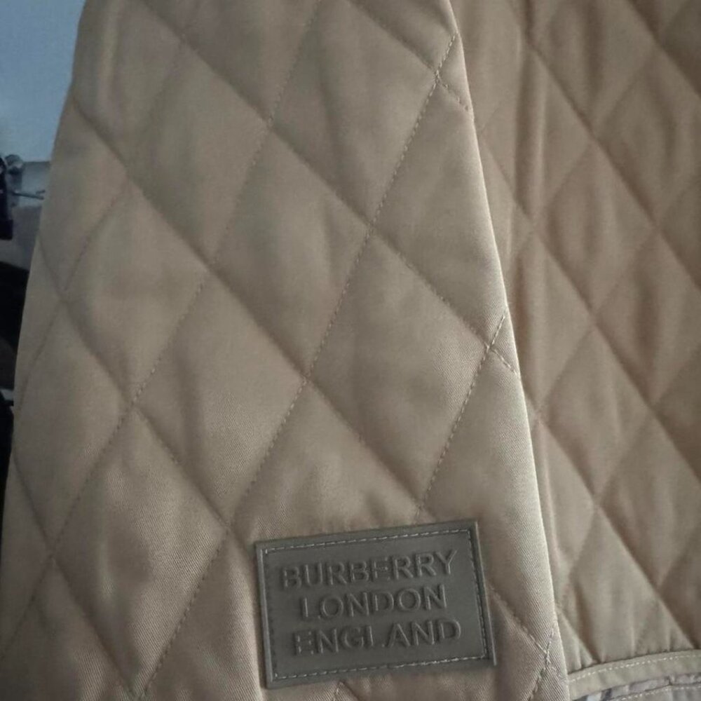 Burberry NWT‎ Corduroy-Collar Quilted Jacket Size M - Picture 3 of 6